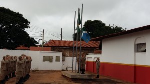 Hasteamento do Pavilhão Nacional com a tropa