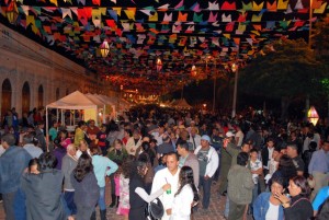 Tradicional festa do Banho de São João em Corumbá é referencia na região Centro Oeste.