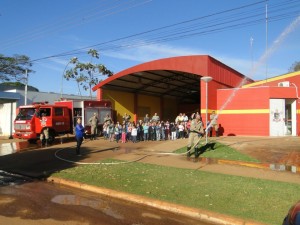 Foto visita crianças 2016