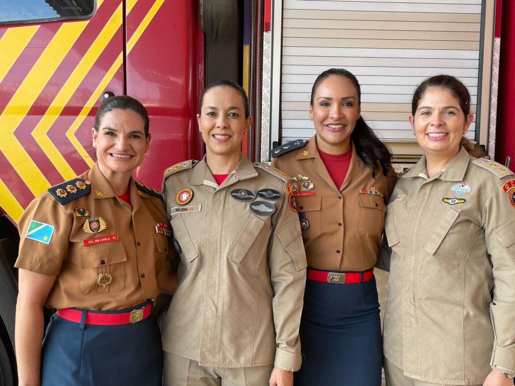 Da esquerda para a direita, Coronel Carla, TC Helena, Tc Tatiane e TC Geísa